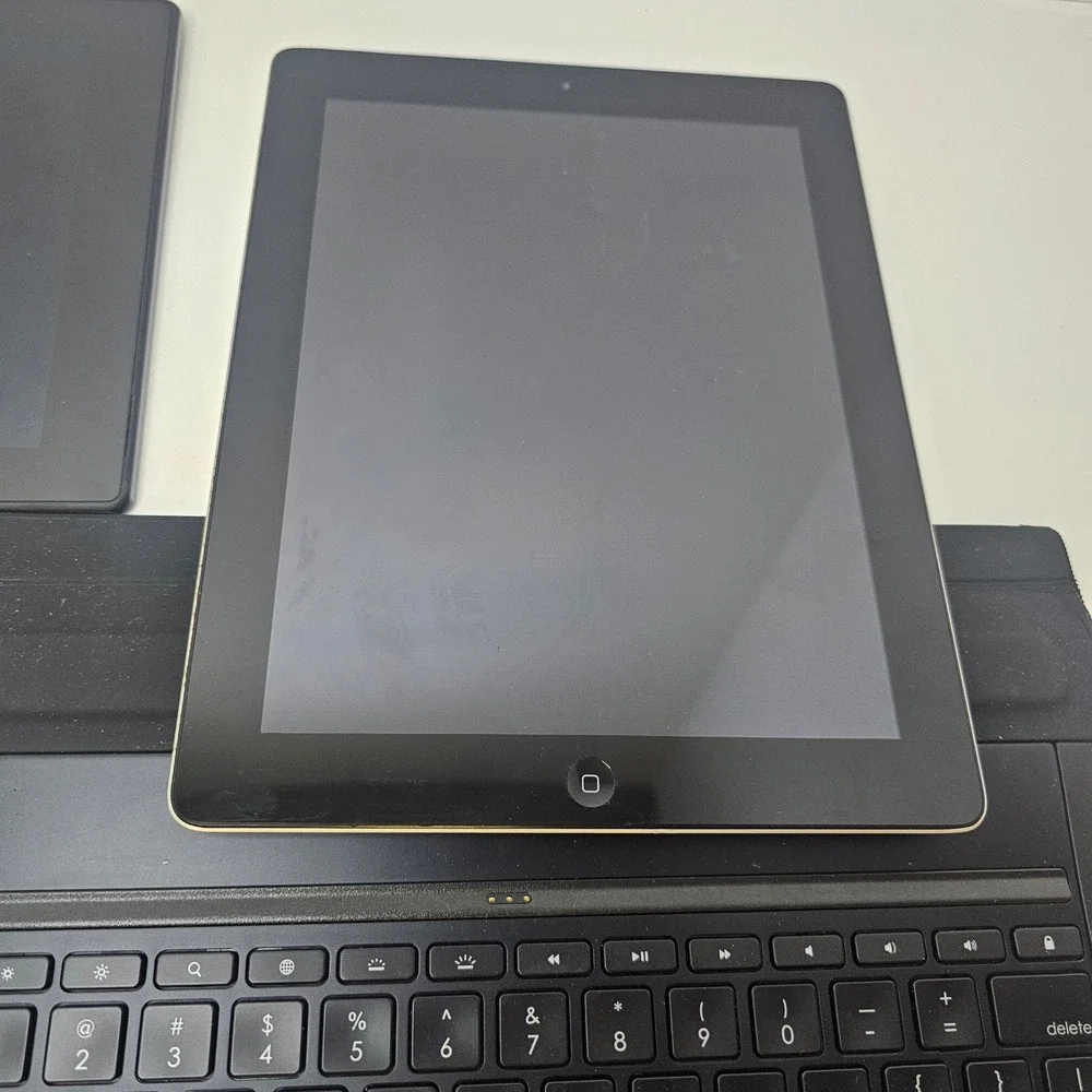 Lot Apple iPad 2 A1395 iPad 3 A1403 16GB Sony Xperia Keyboard Parts Only
